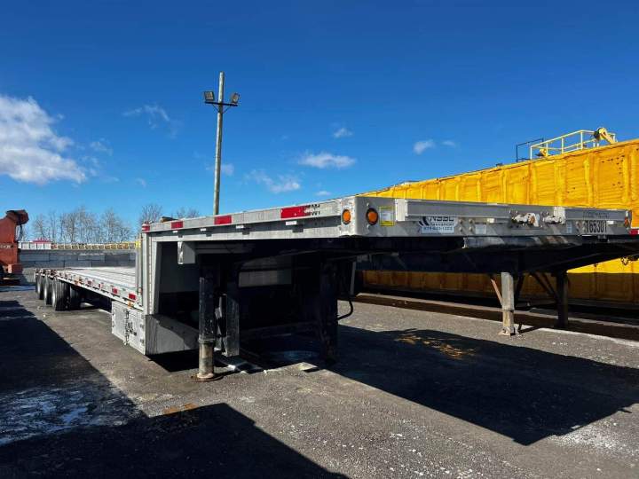 Remorque surbaissée pour transport spécialisé Saint-Nicolas