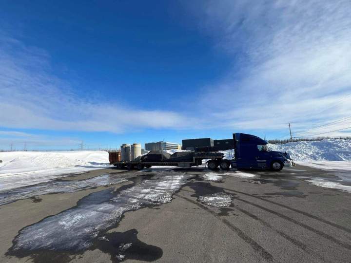 Transport charges colossales Saint-Nicolas