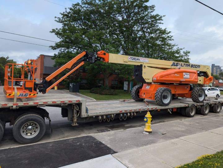 Déplacement sécuritaire d'équipements massifs