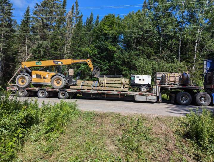 Manutention avec plateau spécifique